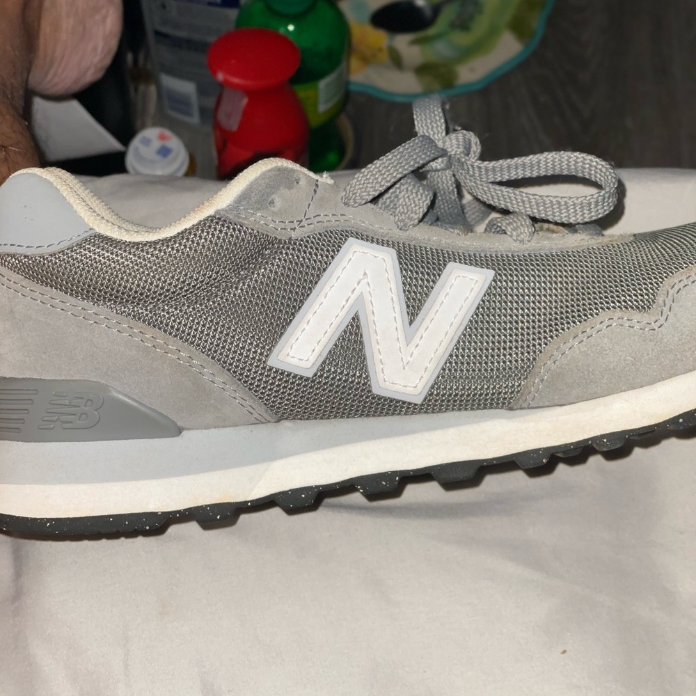 8.5 women. 7 men’s. New Balance 515. Grey